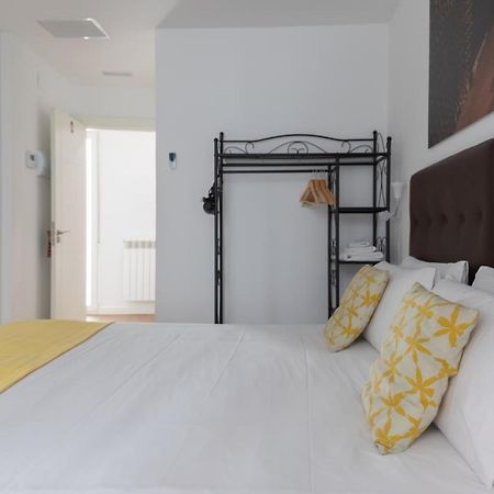 Hostal Puente De Hierro Logroño Zewnętrze zdjęcie