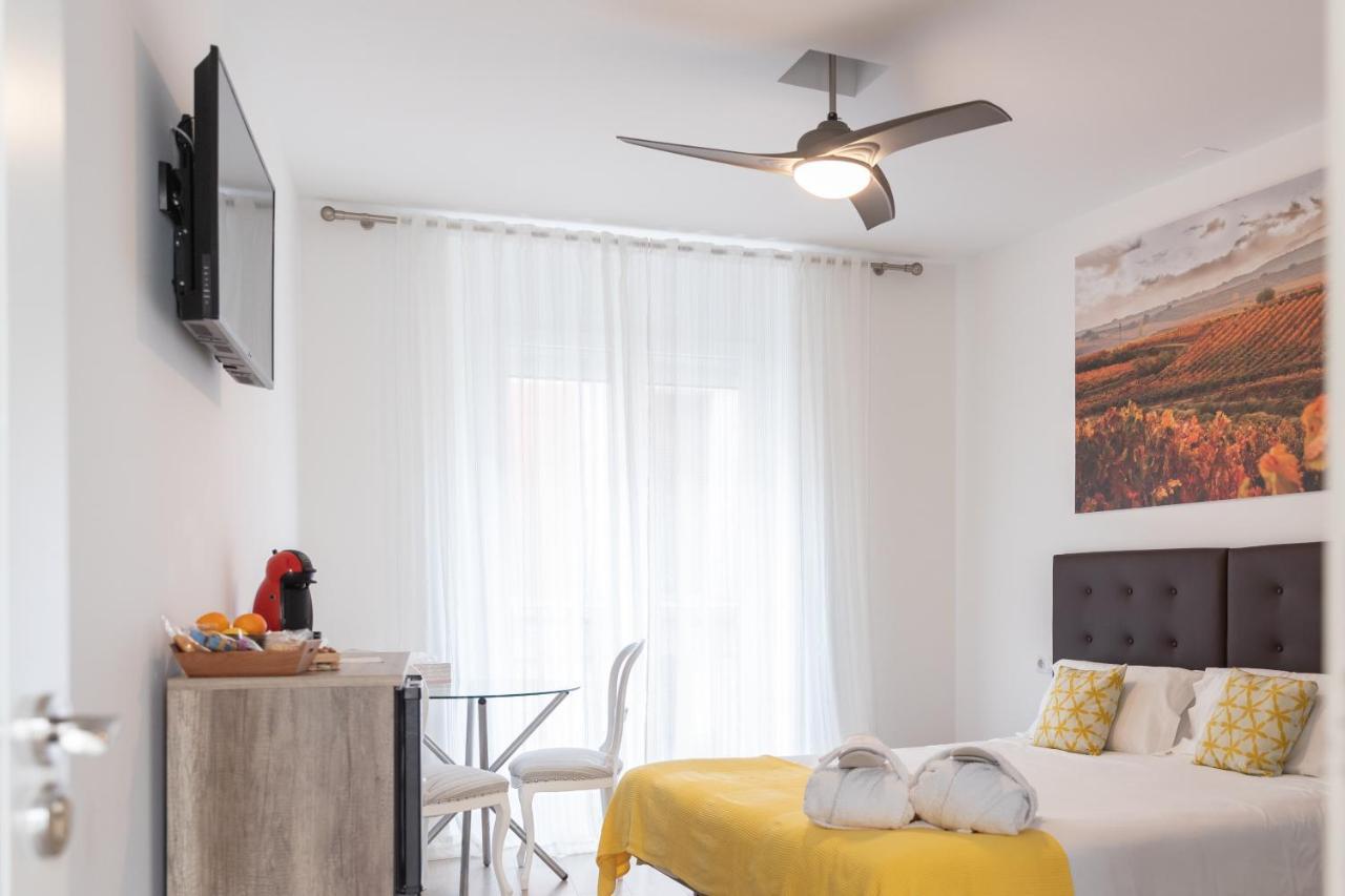 Hostal Puente De Hierro Logroño Zewnętrze zdjęcie