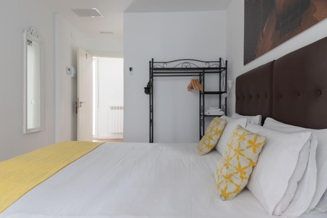 Hostal Puente De Hierro Logroño Zewnętrze zdjęcie
