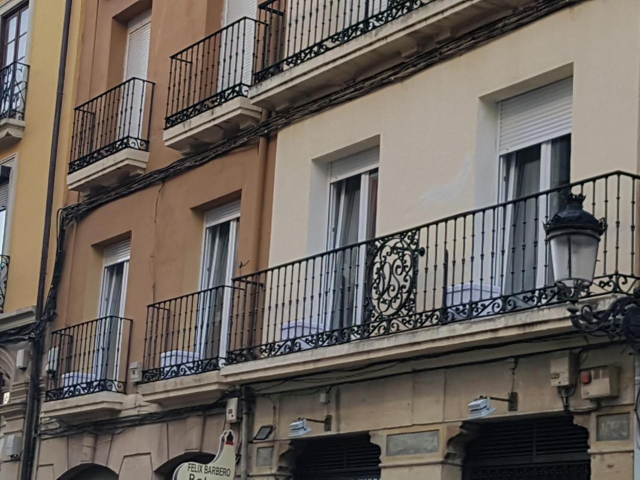 Hostal Puente De Hierro Logroño Zewnętrze zdjęcie
